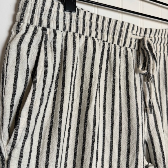 Old Navy Linen Blend Mid-Rise Cropped Striped Pull On Pants Women’s Size Small - Picture 3 of 13